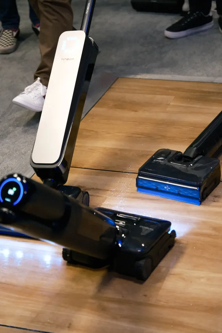 Odkurzacze pionowe Tineco.