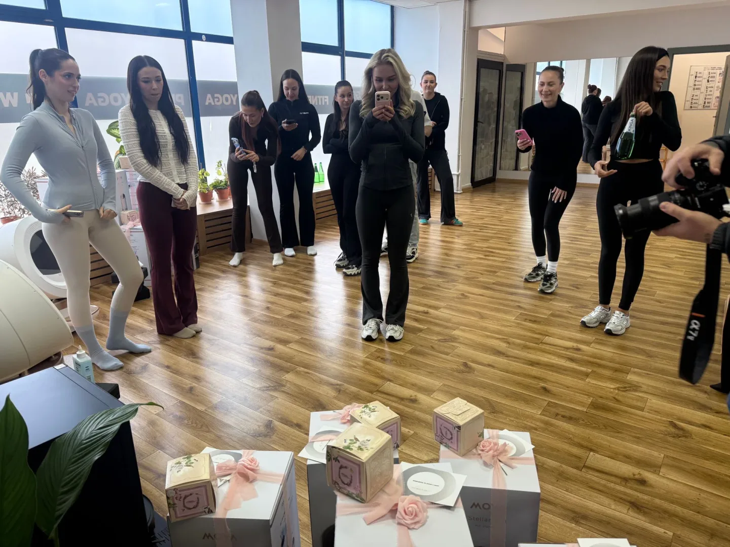 Uszy Do Góry x MOVA.