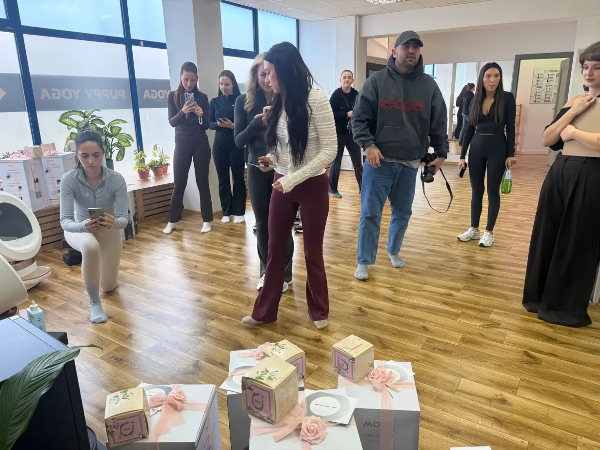 Uszy Do Góry x MOVA.