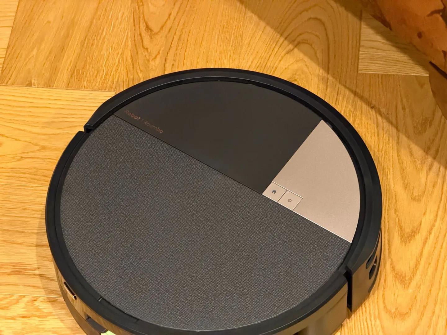 iRobot Roomba Max 705 Combo - robot sprzątający z wałkiem mopującym.