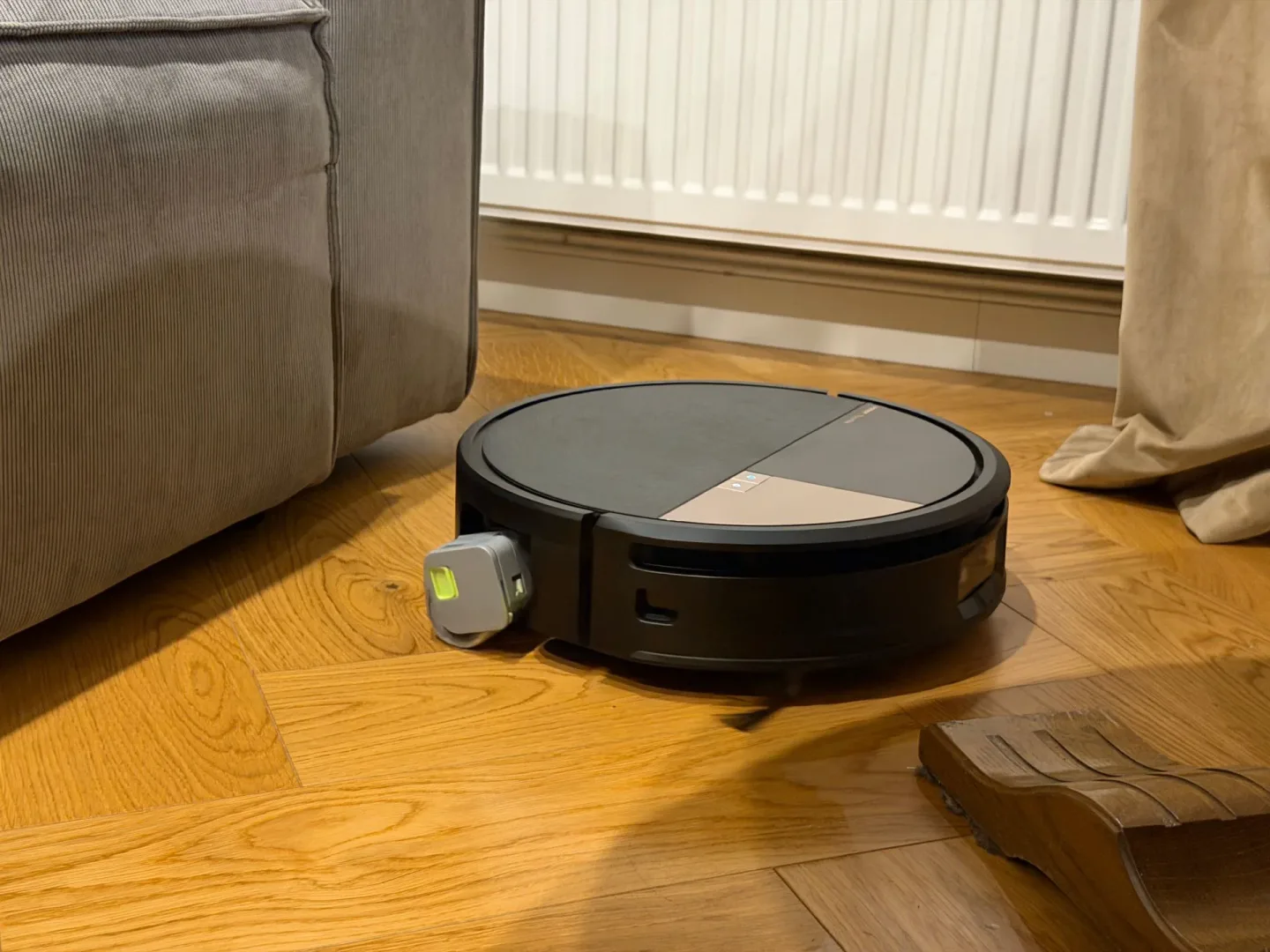 iRobot Roomba Max 705 Combo - robot sprzątający z wałkiem mopującym.