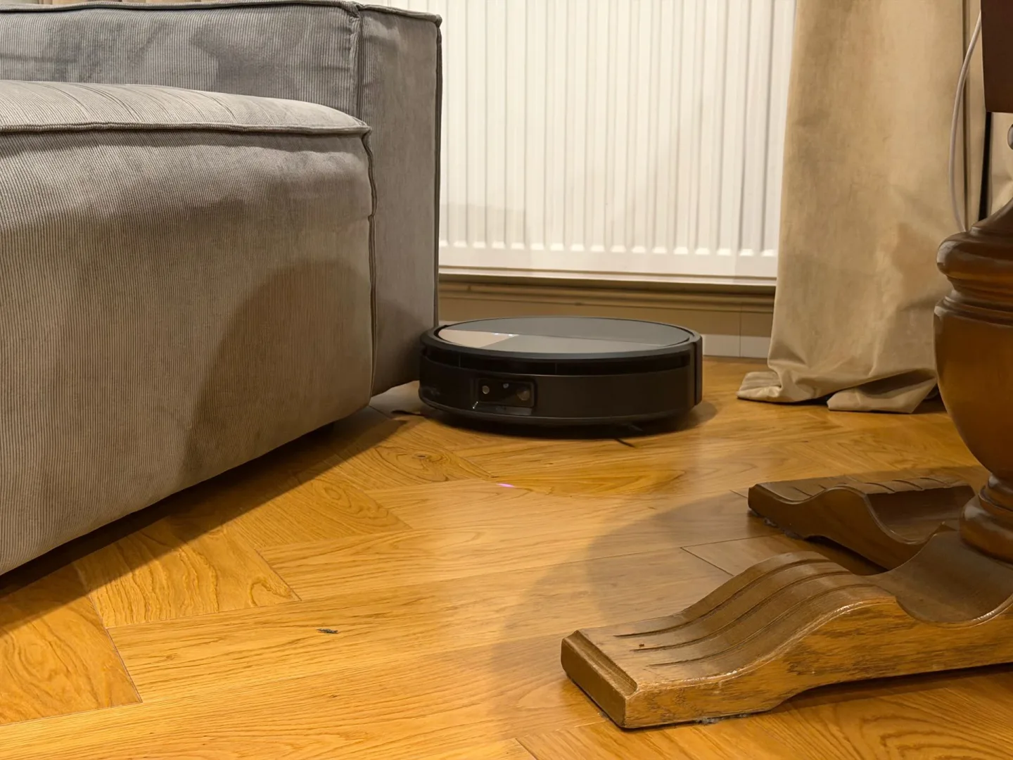 iRobot Roomba Max 705 Combo - robot sprzątający z wałkiem mopującym.