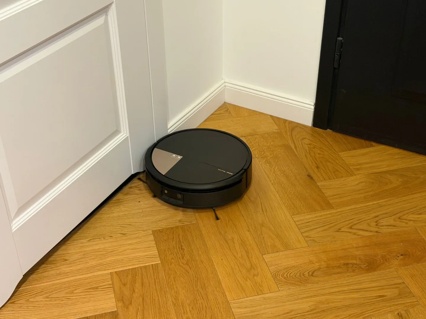 iRobot Roomba Max 705 Combo - robot sprzątający z wałkiem mopującym.