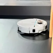 Robot sprzątający MOVA V70 Ultra Complette pokazany podczas MOVA Universe w Warszawie