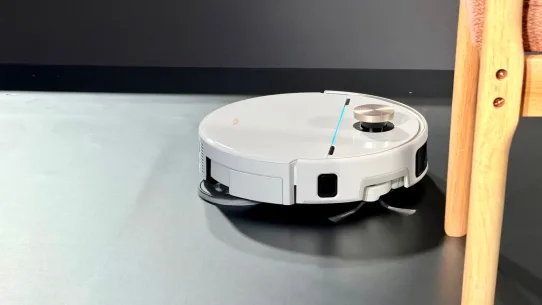 Robot sprzątający MOVA V70 Ultra Complette pokazany podczas MOVA Universe w Warszawie