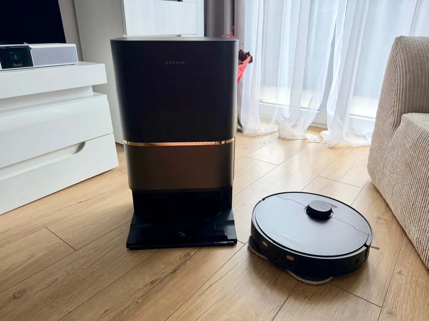 Dreame L50s Pro Ultra  - robot sprzątający z funkcją mopowania.