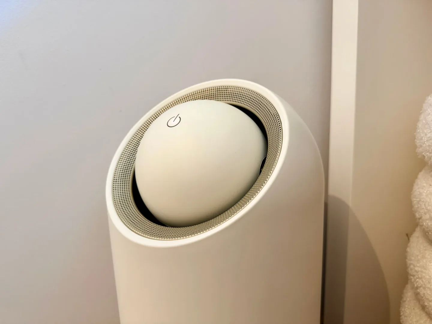 Test MOVA Stellar X10 - kompaktowy oczyszczacz powietrza na biurko.