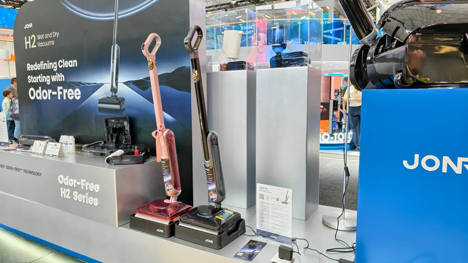 JONR na IFA 2026 w Berlinie - na zdjęciu odkurzacze pionowe H2 z technologią Odor-Free.